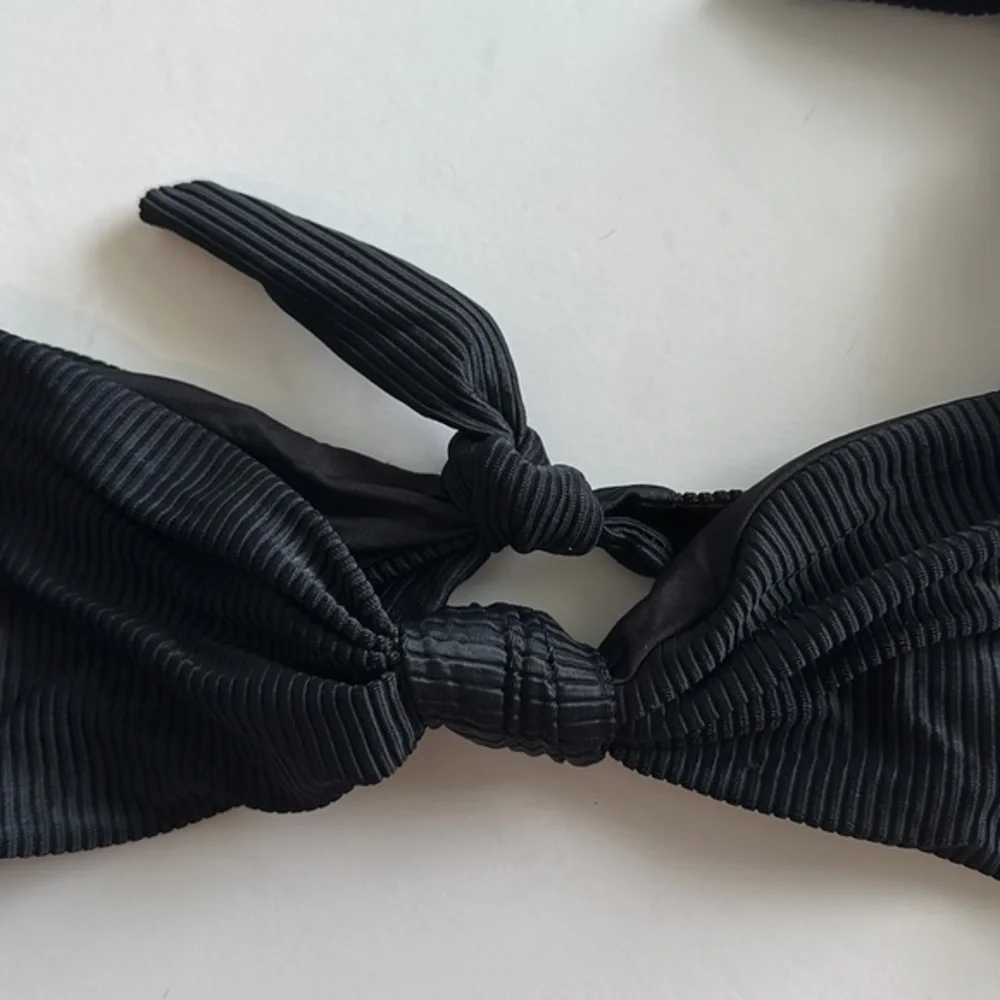 TOBI swim bikini top Black‎ off the shoulder front knot tie size Medium NWT